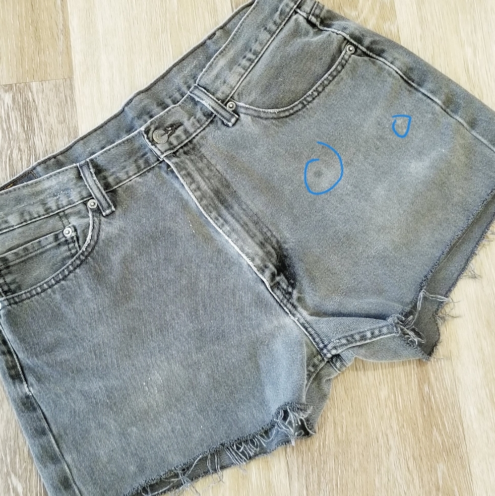 Levi's 505 Denim Jean Cutoff Shorts 10" Rise Black Wash Distressed Frayed - Picture 13 of 13
